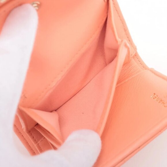 Chanel CC Logo Matelasse Lambskin Compact Wallet Pink Salmon - Picture 6 of 8